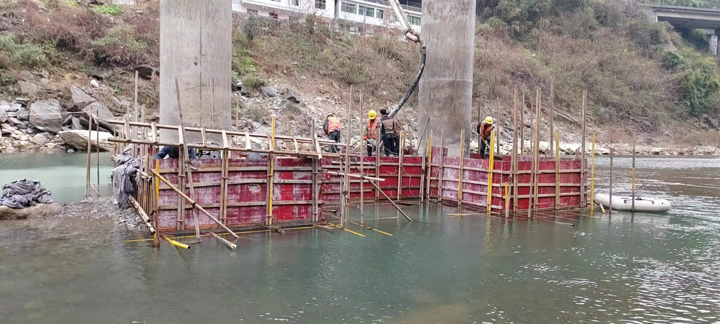 哈密水利工程施工中堤坝渗漏原因以及防渗加固技术